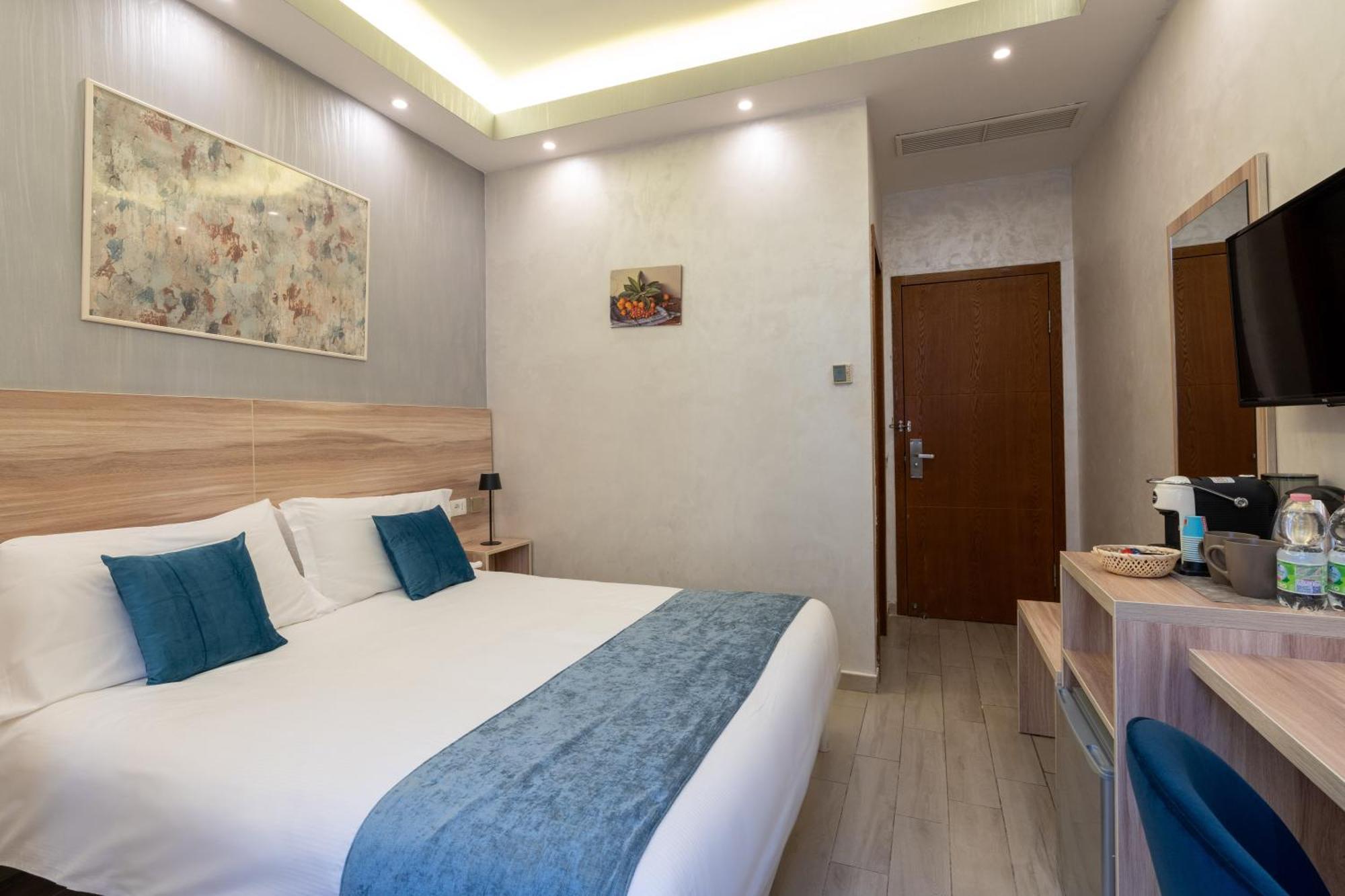 Drago D'Oro Guesthouse - Accross From Metro Vittorio Emanuele מראה חיצוני תמונה